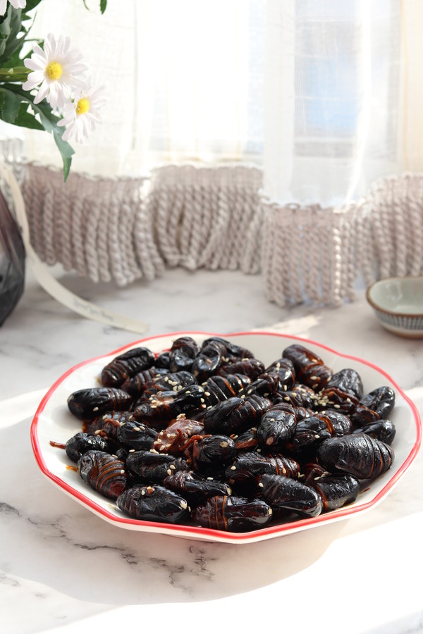 營(yíng)養(yǎng)美味的蠔油蠶蛹，好吃又好做的做法-家常味炒菜譜