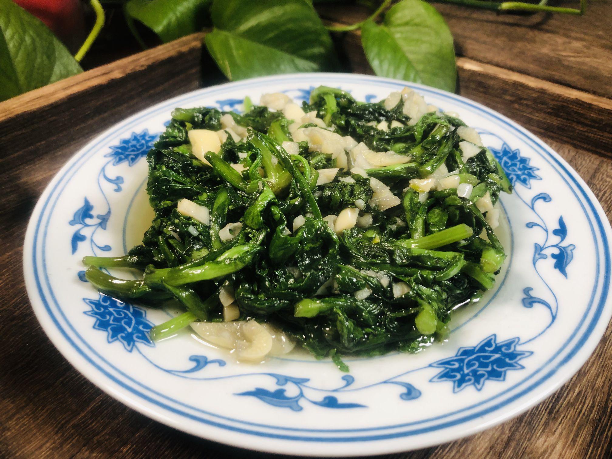 蒜泥茼蒿的做法-家常味炒菜譜