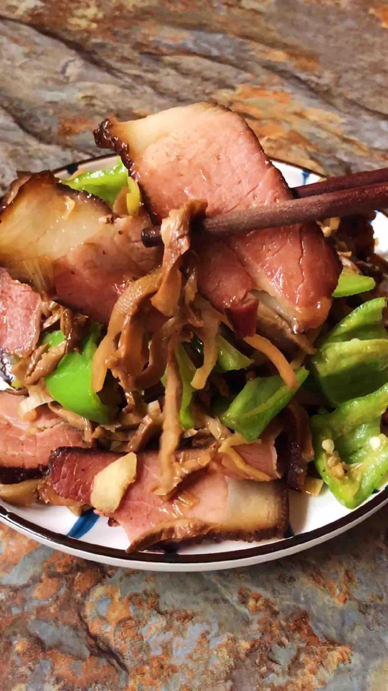 臘肉炒油燜筍絲的做法-家常味炒菜譜