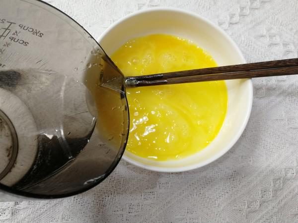 毛豆胡蘿卜蝦仁水蒸蛋的做法-咸鮮味蒸菜譜