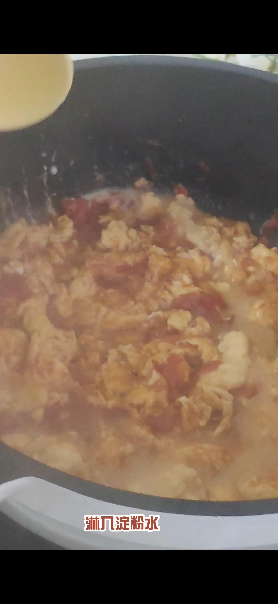 番茄炒蛋，簡(jiǎn)單快手下飯菜的做法-家常味炒菜譜