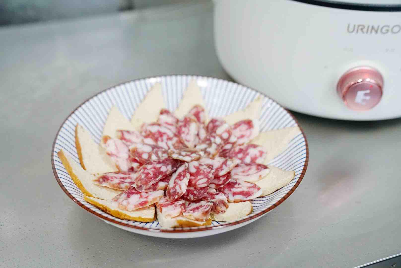 香干子蒸臘腸的做法-家常味蒸菜譜