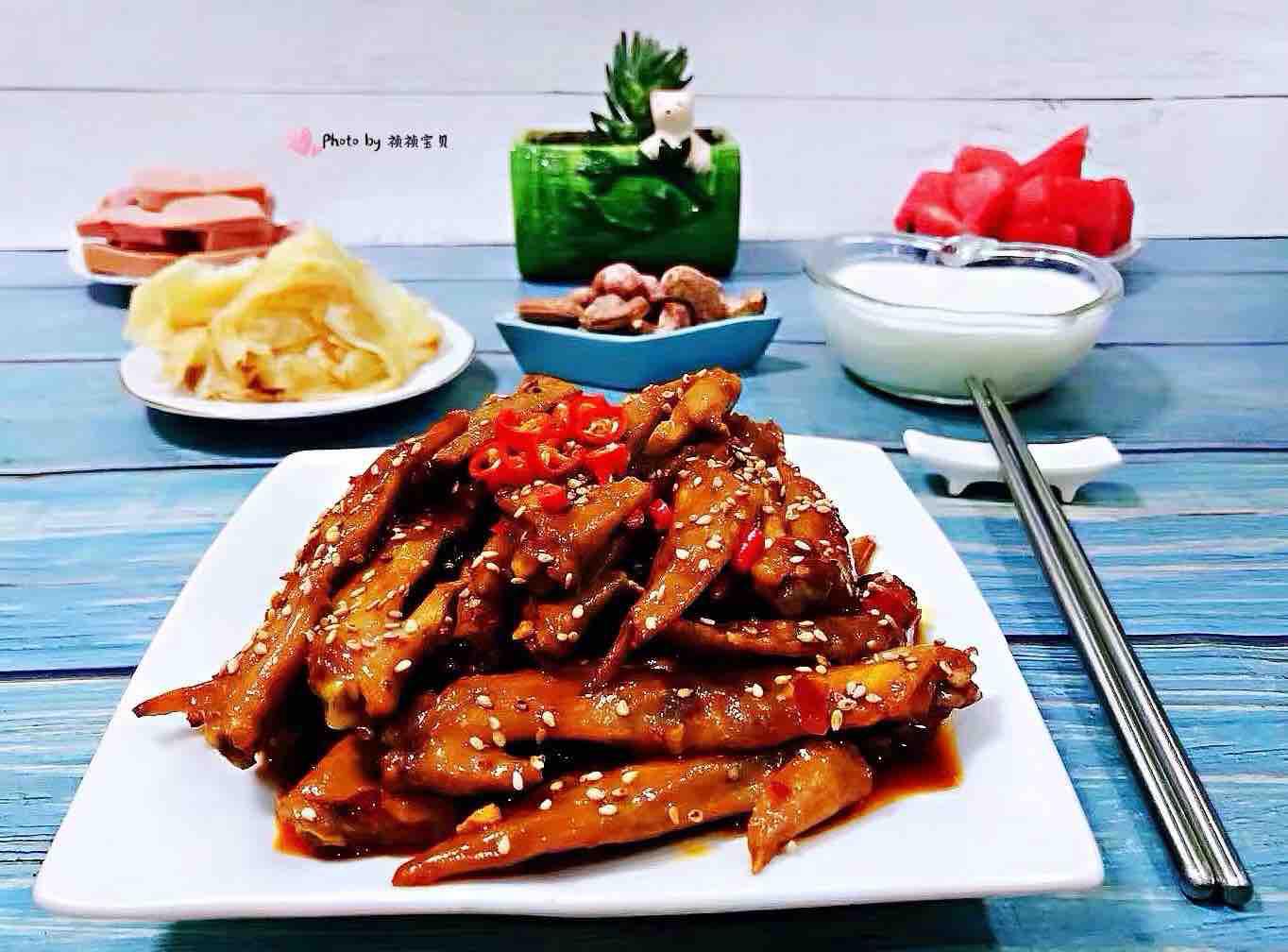 香辣雞翅尖的做法-香辣味燉菜譜