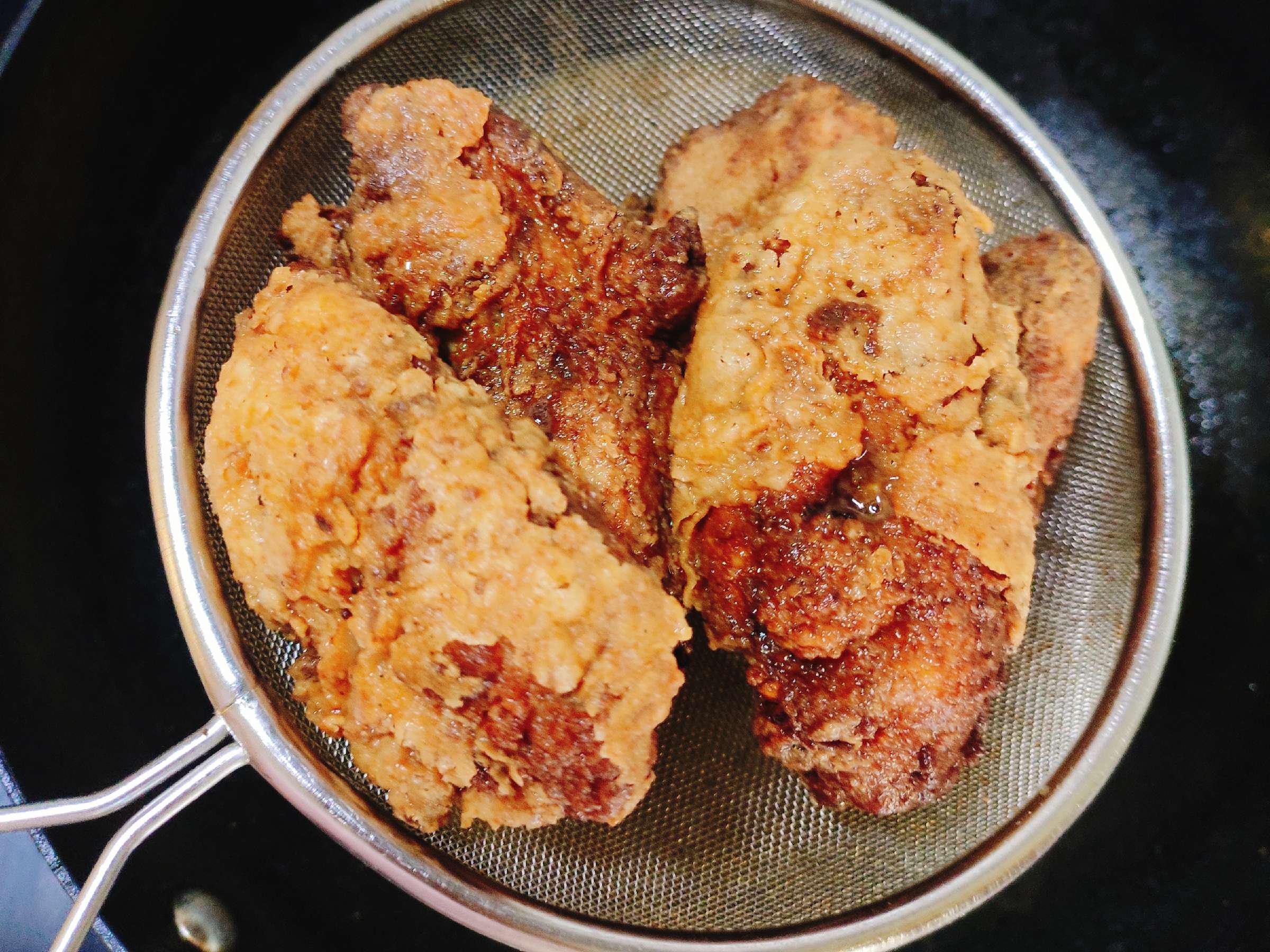 咬一口就愛不釋手的酥脆炸翅的做法-其它口味炸菜譜