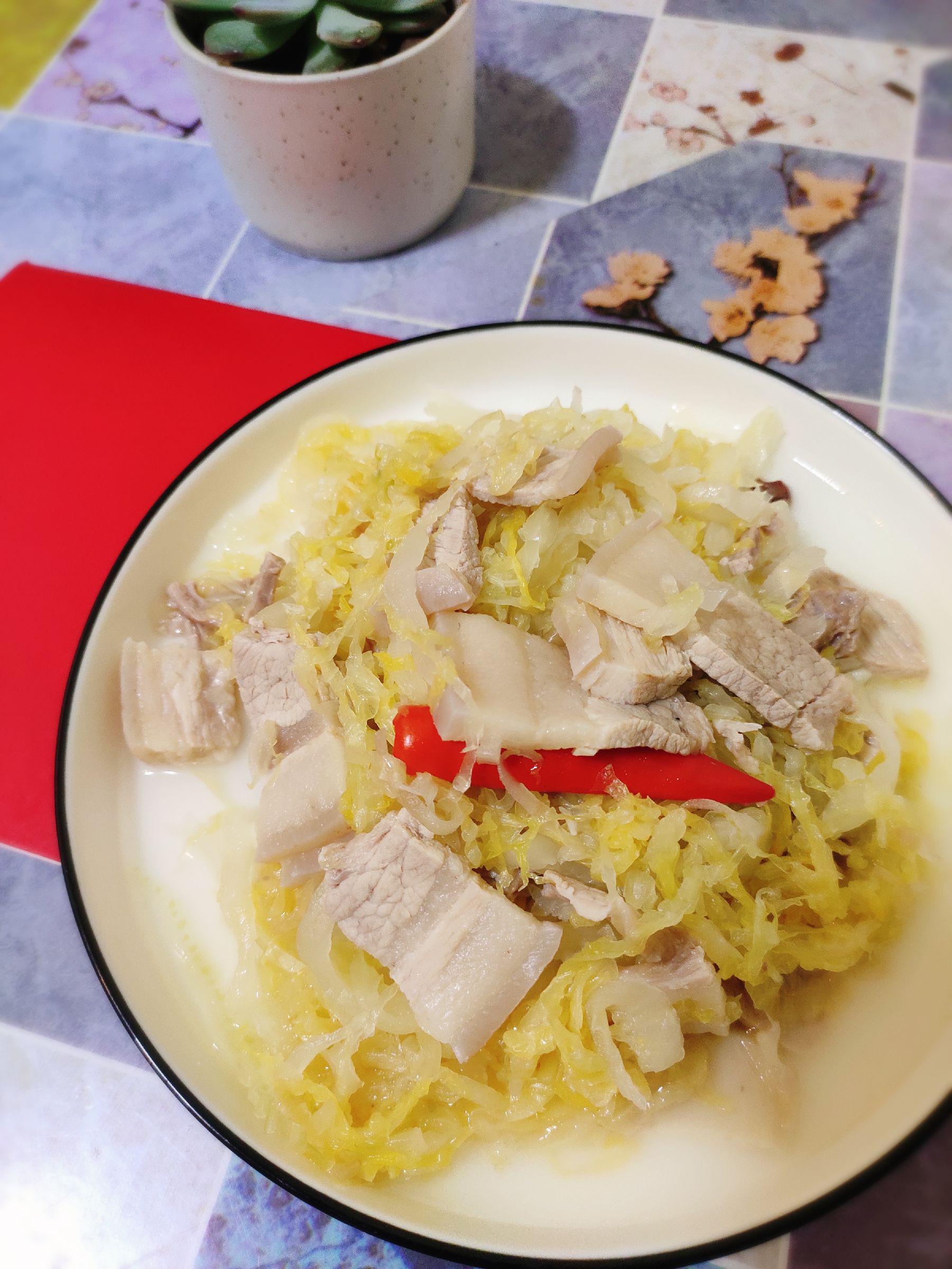 肥而不膩的酸菜川白肉的做法-咸鮮味燉菜譜