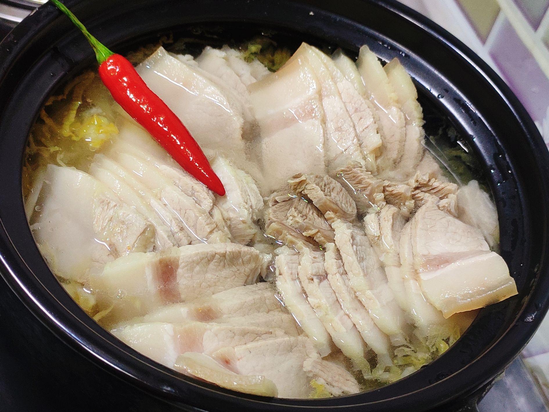 肥而不膩的酸菜川白肉的做法-咸鮮味燉菜譜