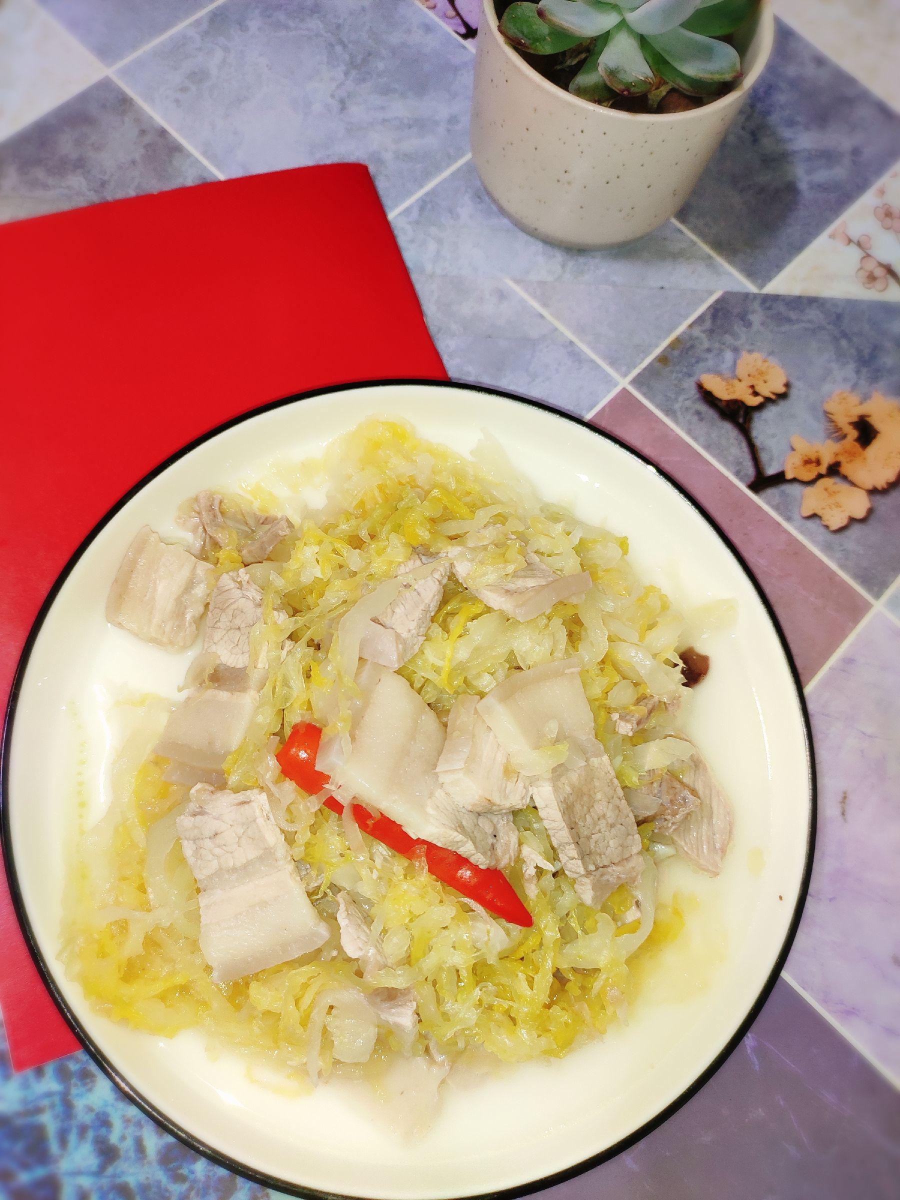 肥而不膩的酸菜川白肉的做法-咸鮮味燉菜譜