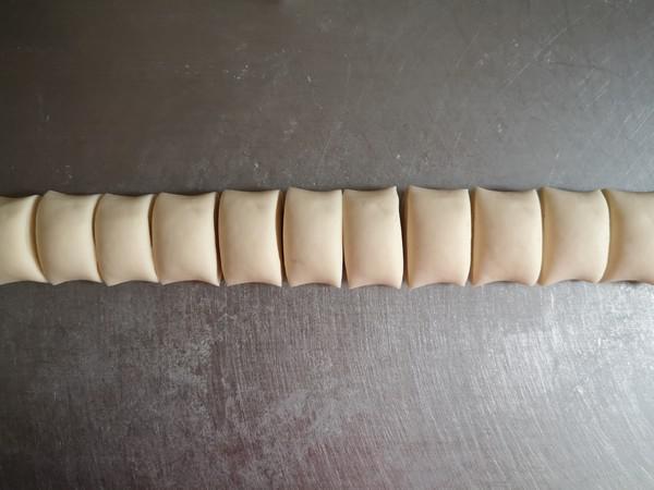 玫瑰花蒸餃，美味簡單，形狀似花，上桌就搶光的做法-咸鮮味蒸菜譜