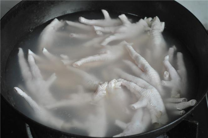 電飯鍋雞爪煲的做法-咸鮮味燒菜譜-易網健康養生網 電飯鍋雞爪煲的做法-咸鮮味燒菜譜