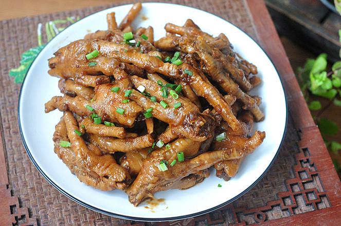 電飯鍋雞爪煲的做法-咸鮮味燒菜譜-易網健康養生網 電飯鍋雞爪煲的做法-咸鮮味燒菜譜