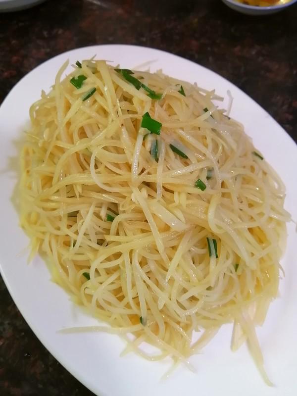 跟著大咖學做美食~~醋溜土豆絲的做法-酸味炒菜譜