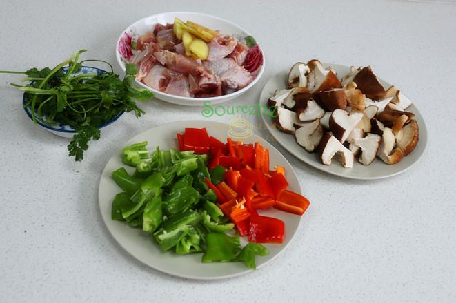 開胃下飯的黃燜雞的做法-醬香味燉菜譜