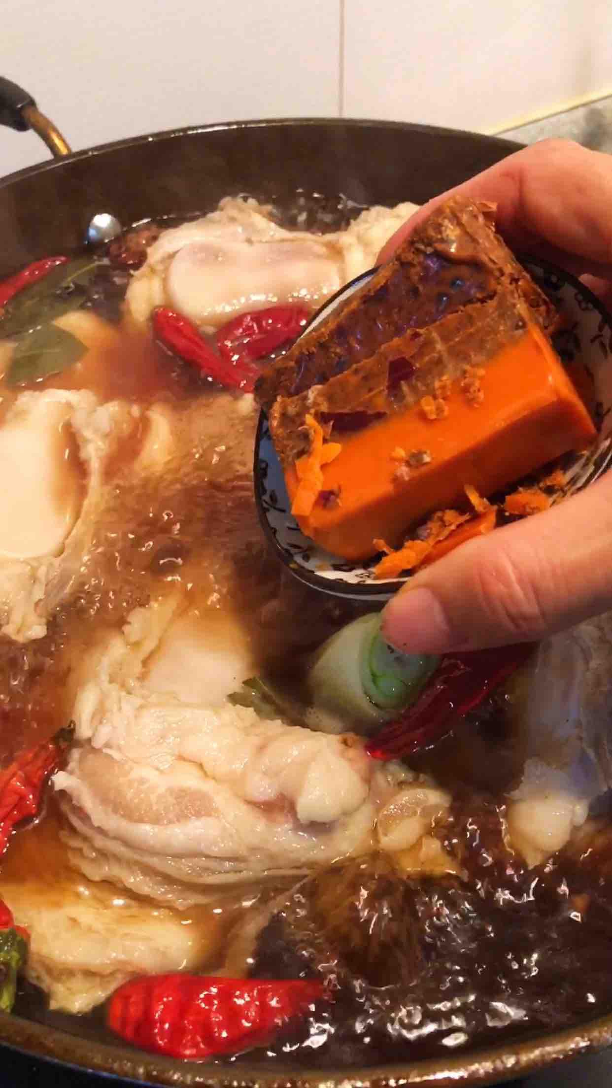 醬鹵牛窩骨的做法-香辣味煮菜譜-易網健康養生網 醬鹵牛窩骨的做法-香辣味煮菜譜