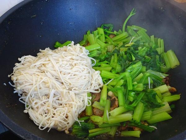 羊肉金針菇炒芹菜的做法-咸鮮味炒菜譜