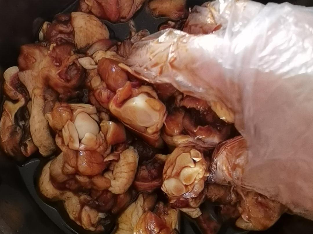 懶人版蔥油雞腿，做法簡單，鮮嫩多汁超下飯的做法-咸鮮味燉菜譜