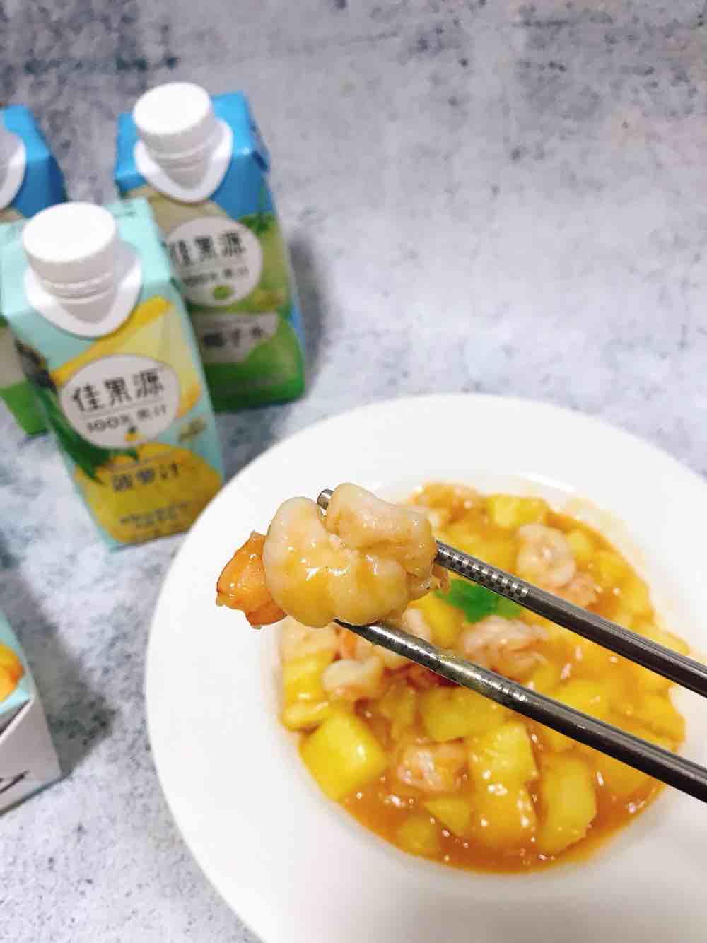 酸甜開胃的菠蘿蝦球～的做法-酸甜味炒菜譜