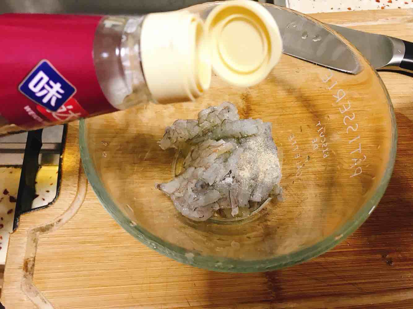 酸甜開胃的菠蘿蝦球～的做法-酸甜味炒菜譜