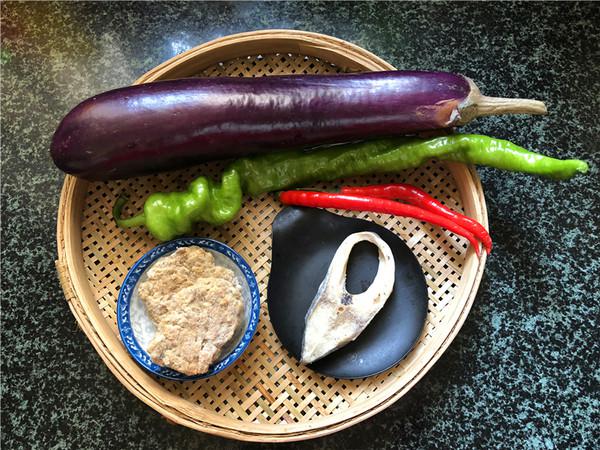 肉餅茄子的做法-家常味炒菜譜