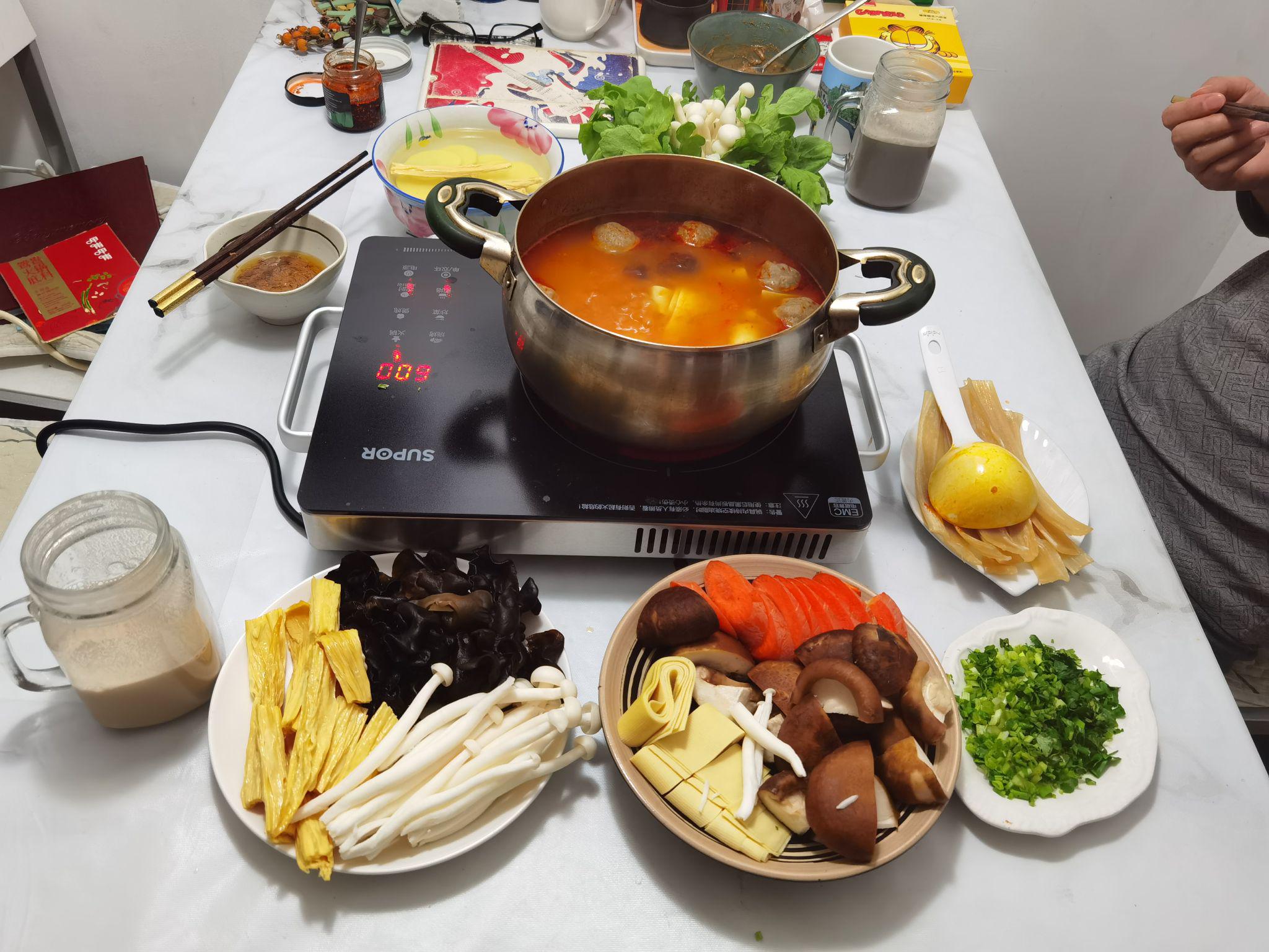 番茄牛腩涮涮鍋，冬天吃再適合不過了的做法-茄汁味煮菜譜