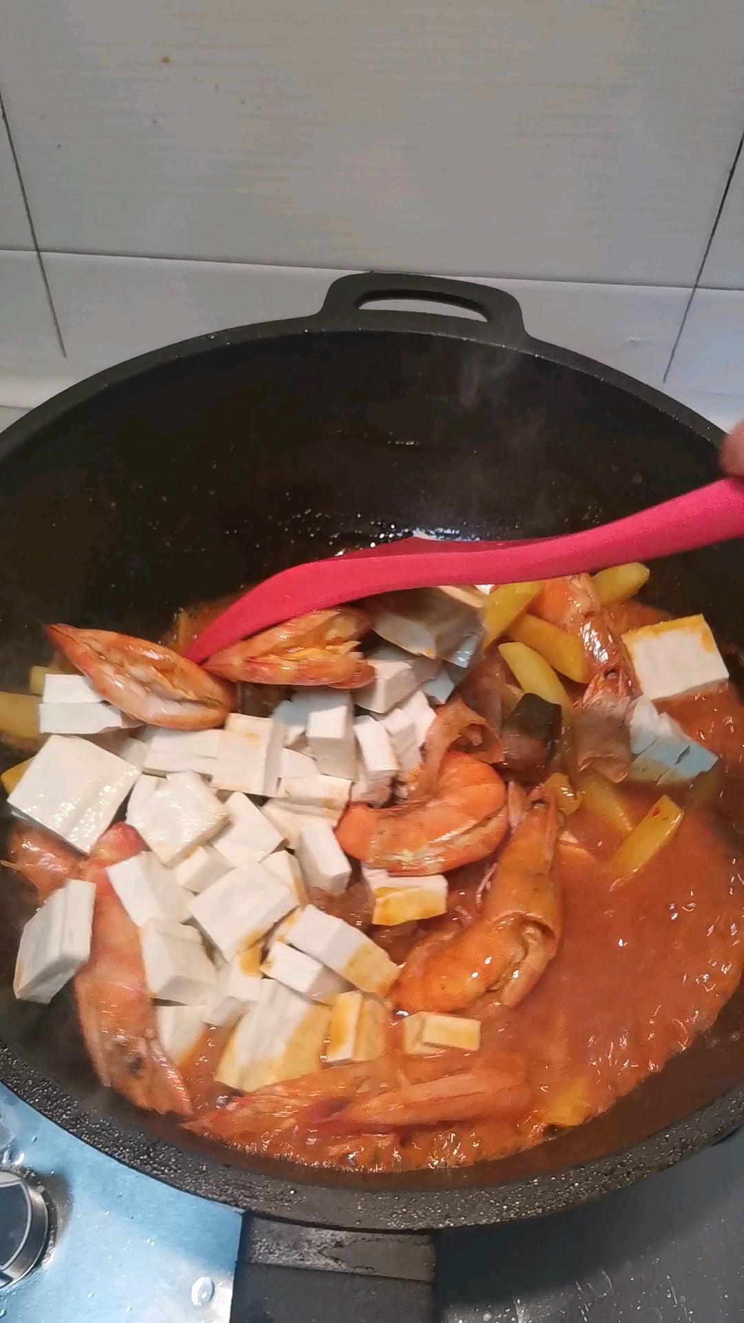 大蝦土豆煲的做法-香辣味燒菜譜