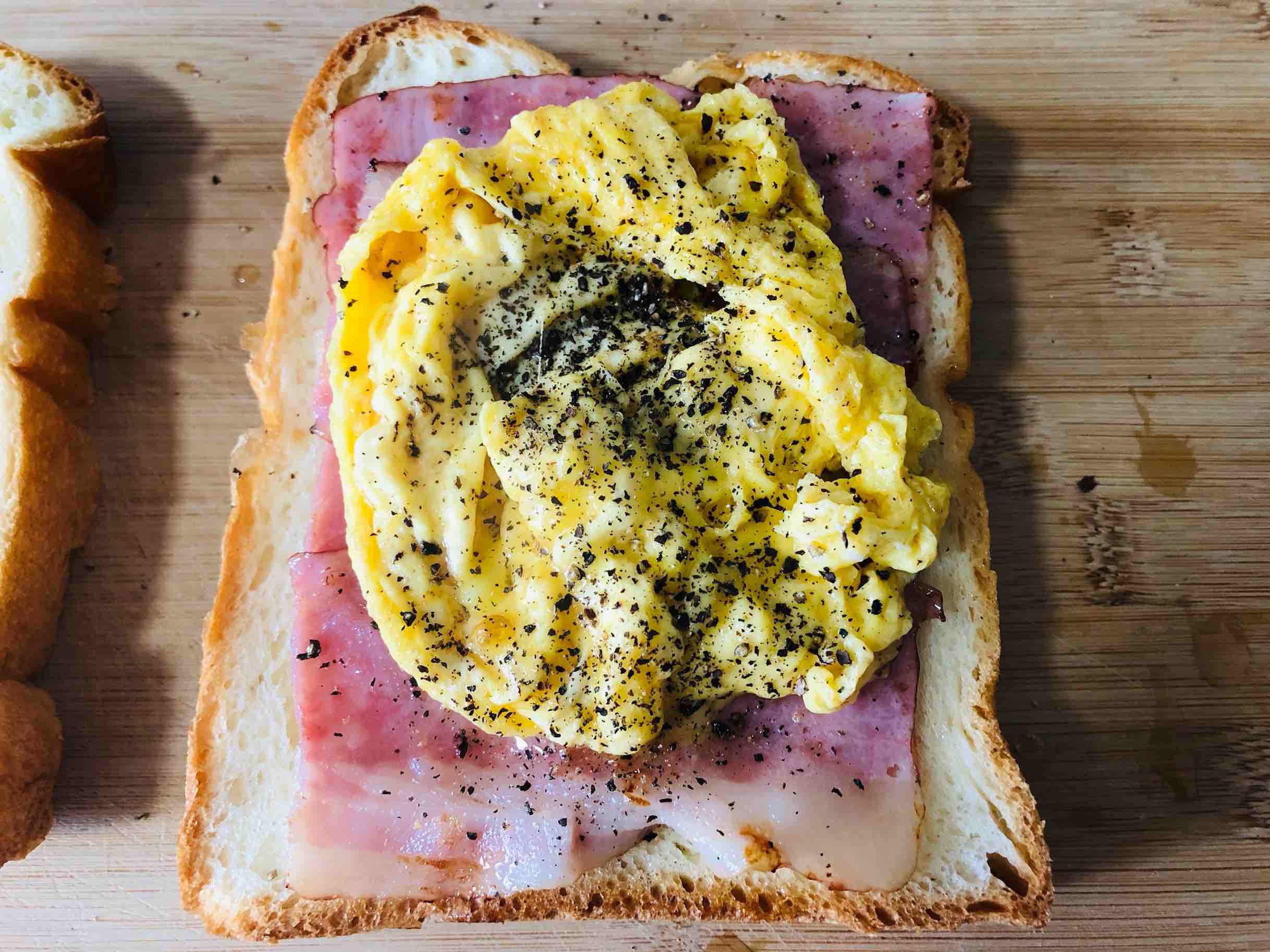 五分鐘早餐，培根煎蛋三明治的做法-咸鮮味其它工藝菜譜