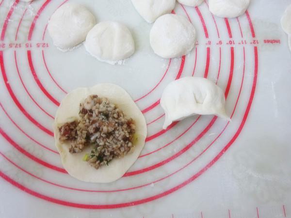 一口就讓食欲大開的香菇豬肉蒸餃的做法-咸鮮味蒸菜譜