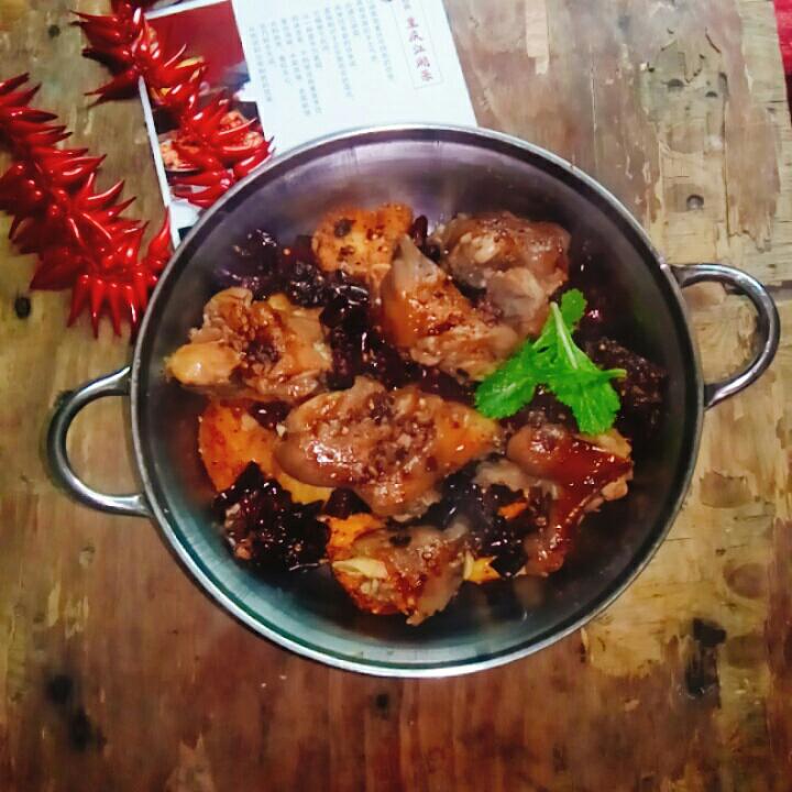 干鍋豬手的做法-香辣味煨菜譜