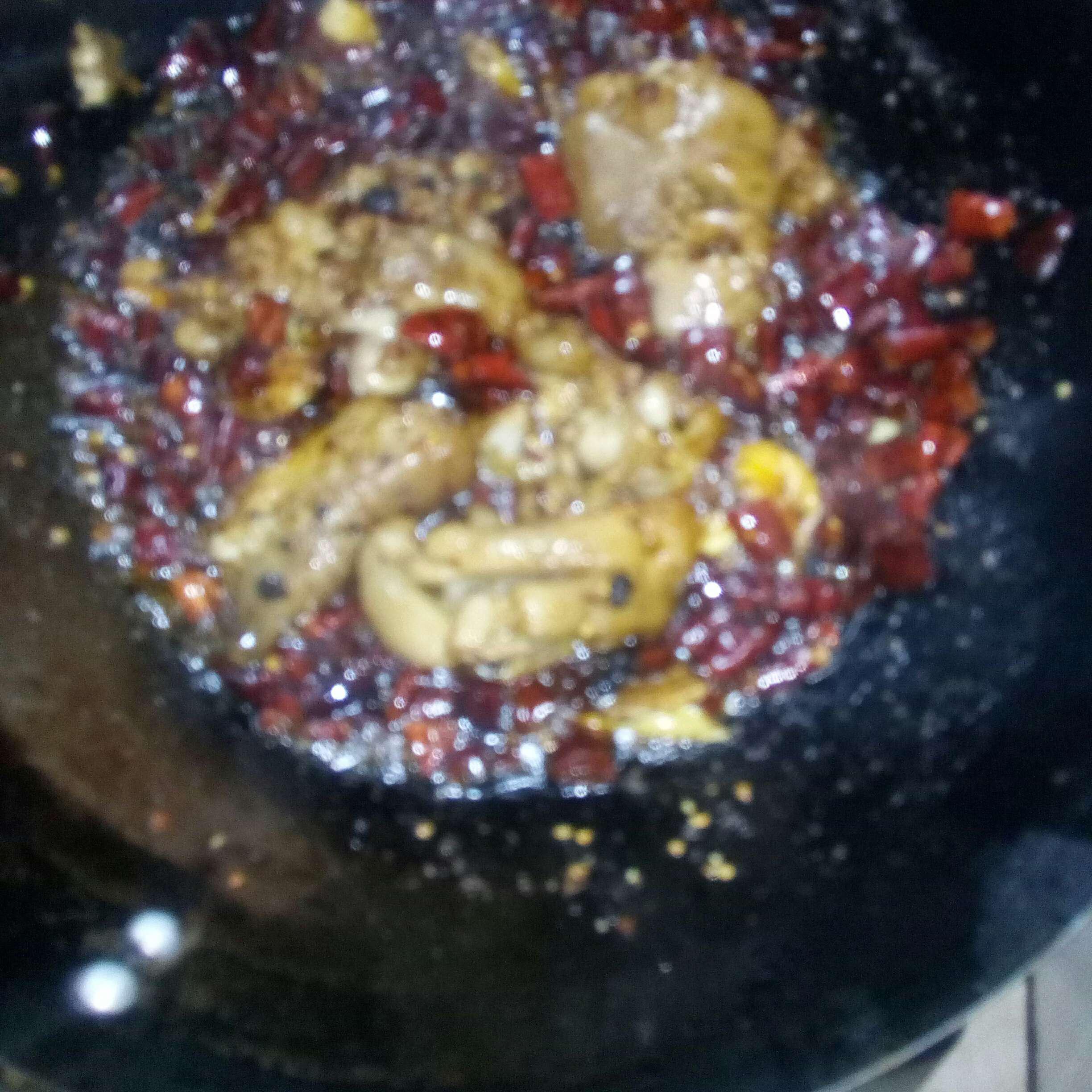 干鍋豬手的做法-香辣味煨菜譜