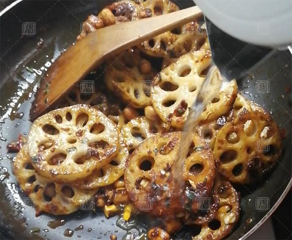 呷哺呷哺版干鍋麻辣藕片的做法-麻辣味干鍋菜譜