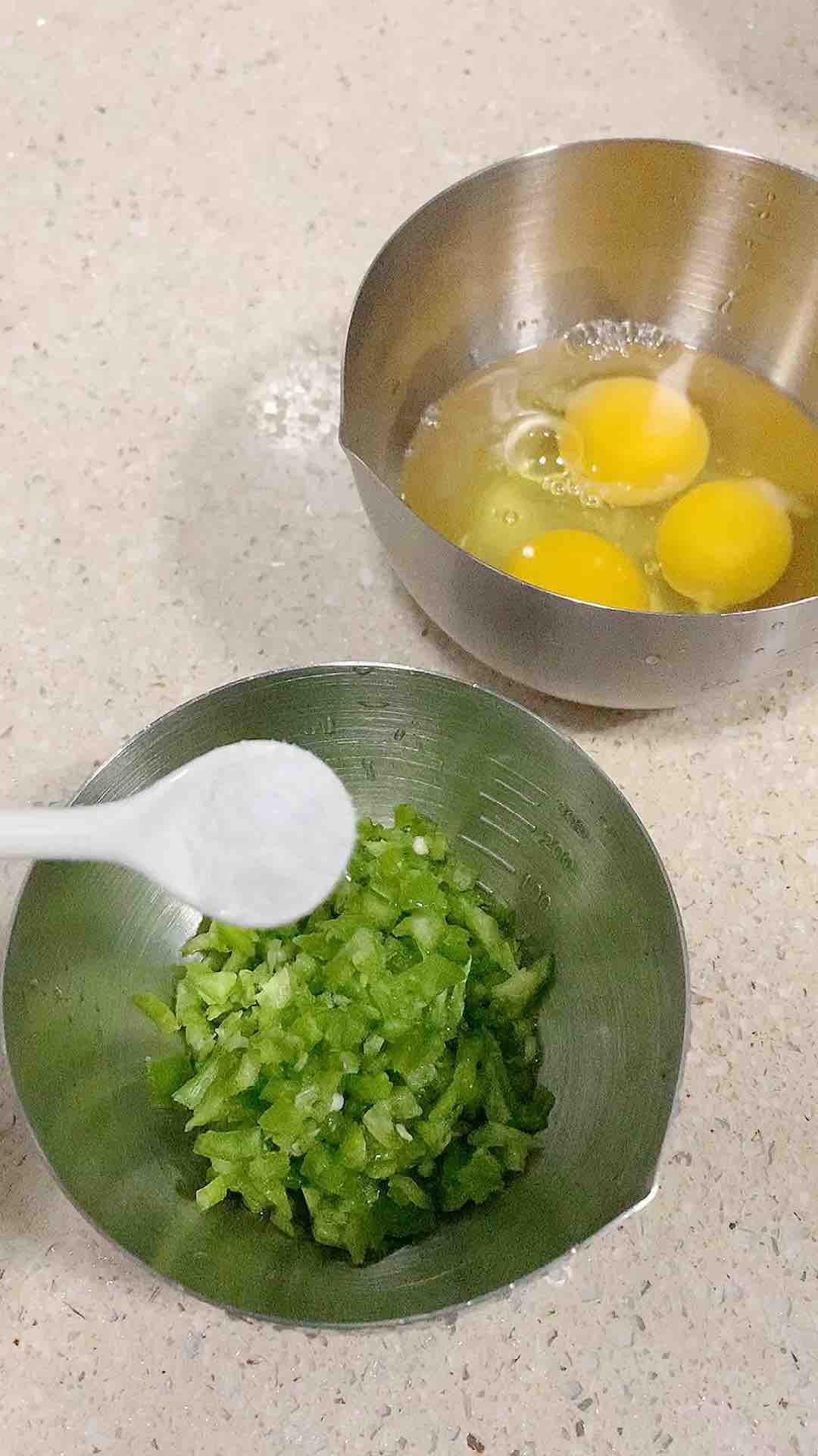 肉松菜椒蛋餅，簡單易做孩子喜歡的做法-家常味煎菜譜