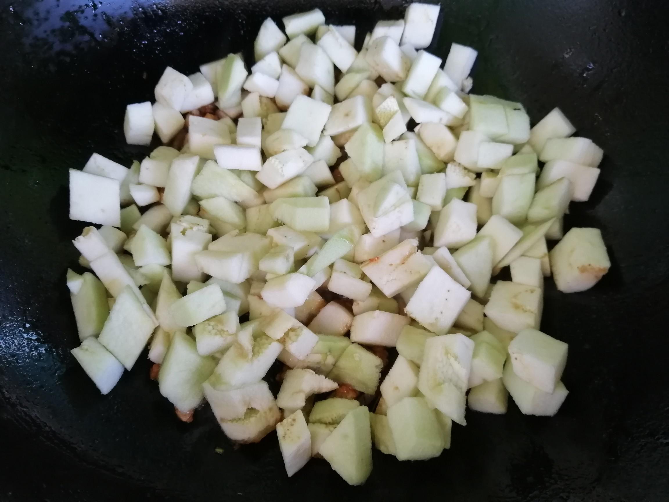 茄子肉丁蓋澆飯的做法-家常味炒菜譜