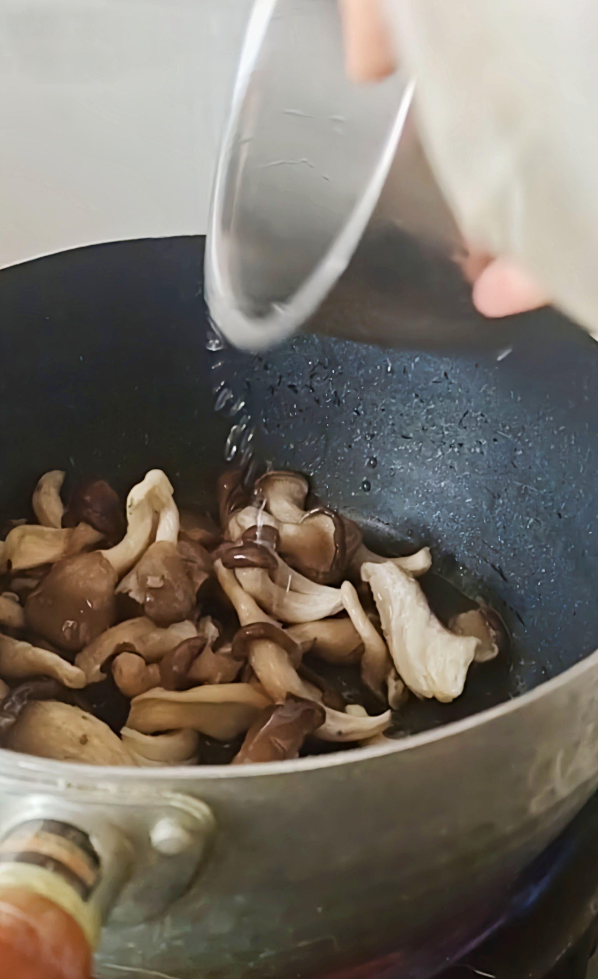 最家常的冬季暖鍋，百吃不厭~白菜粉條牛肉鍋的做法-咸鮮味煮菜譜