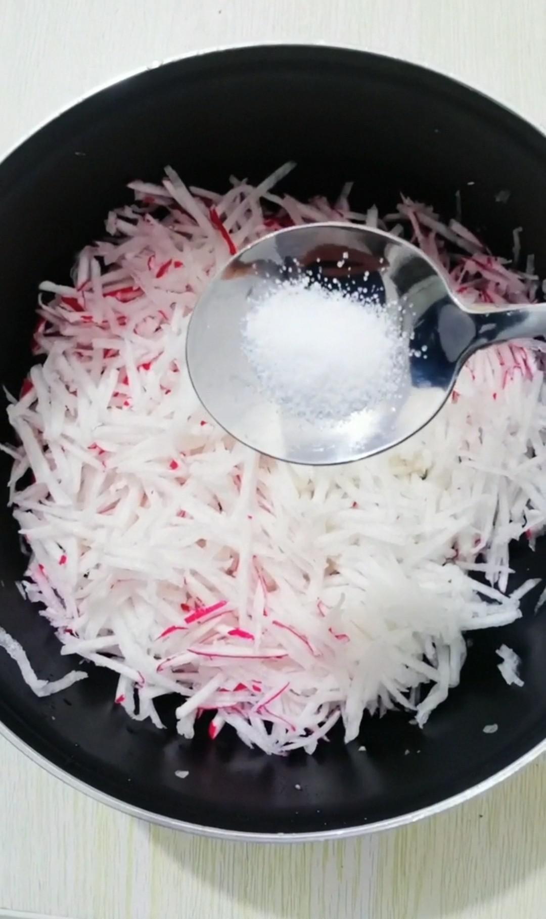 大蘿卜丸子的做法-咸鮮味炸菜譜-易網健康養生網 大蘿卜丸子的做法-咸鮮味炸菜譜