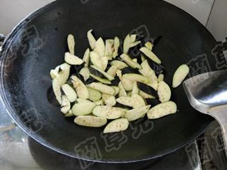 烤鴨燒茄子的做法-家常味燒菜譜