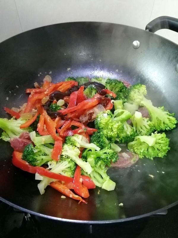 簡簡單單也不失美味~~臘味炒西蘭花的做法-家常味炒菜譜