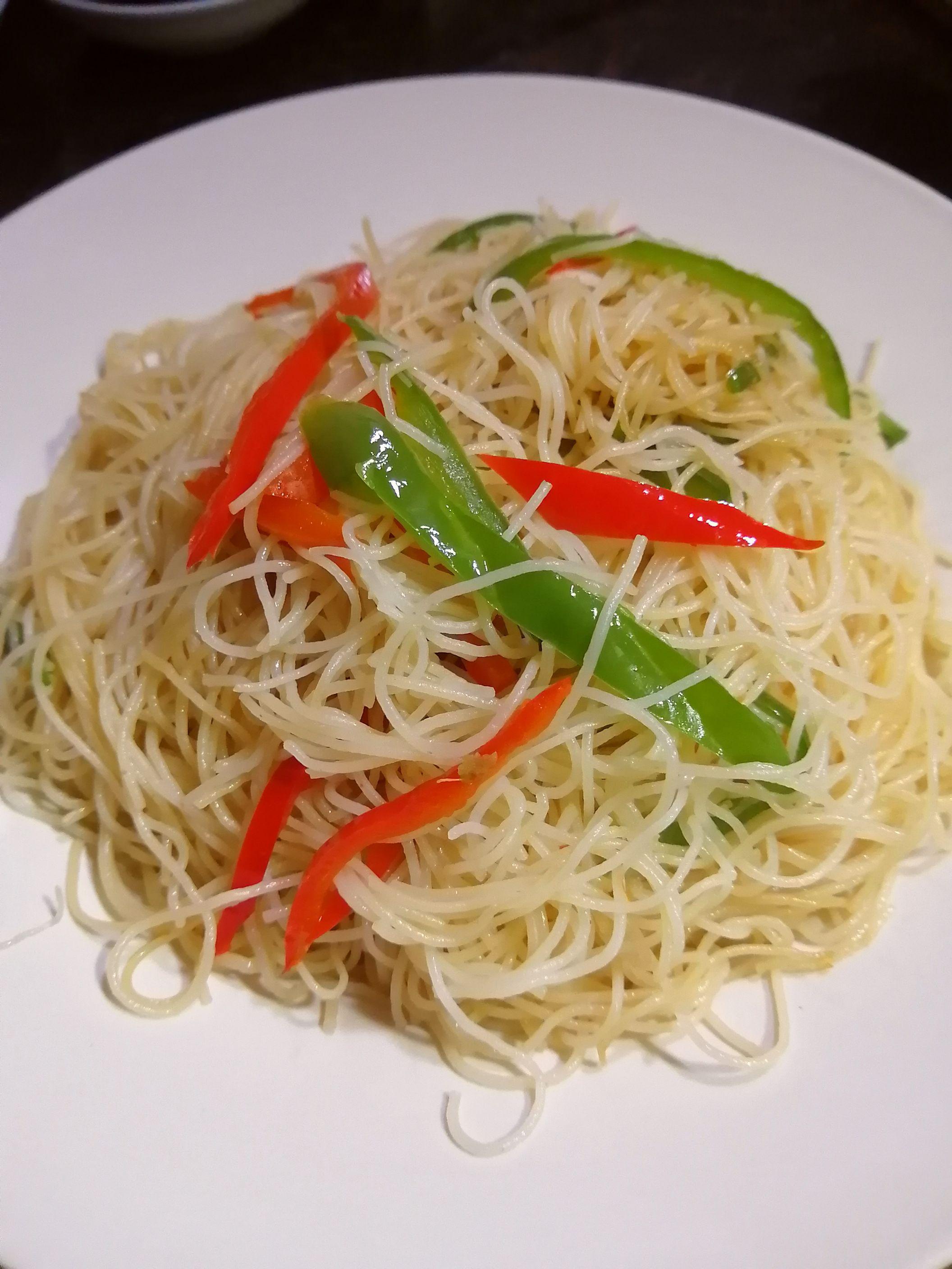 辣椒炒米粉的做法-家常味炒菜譜-易網健康養生網 辣椒炒米粉的做法-家常味炒菜譜