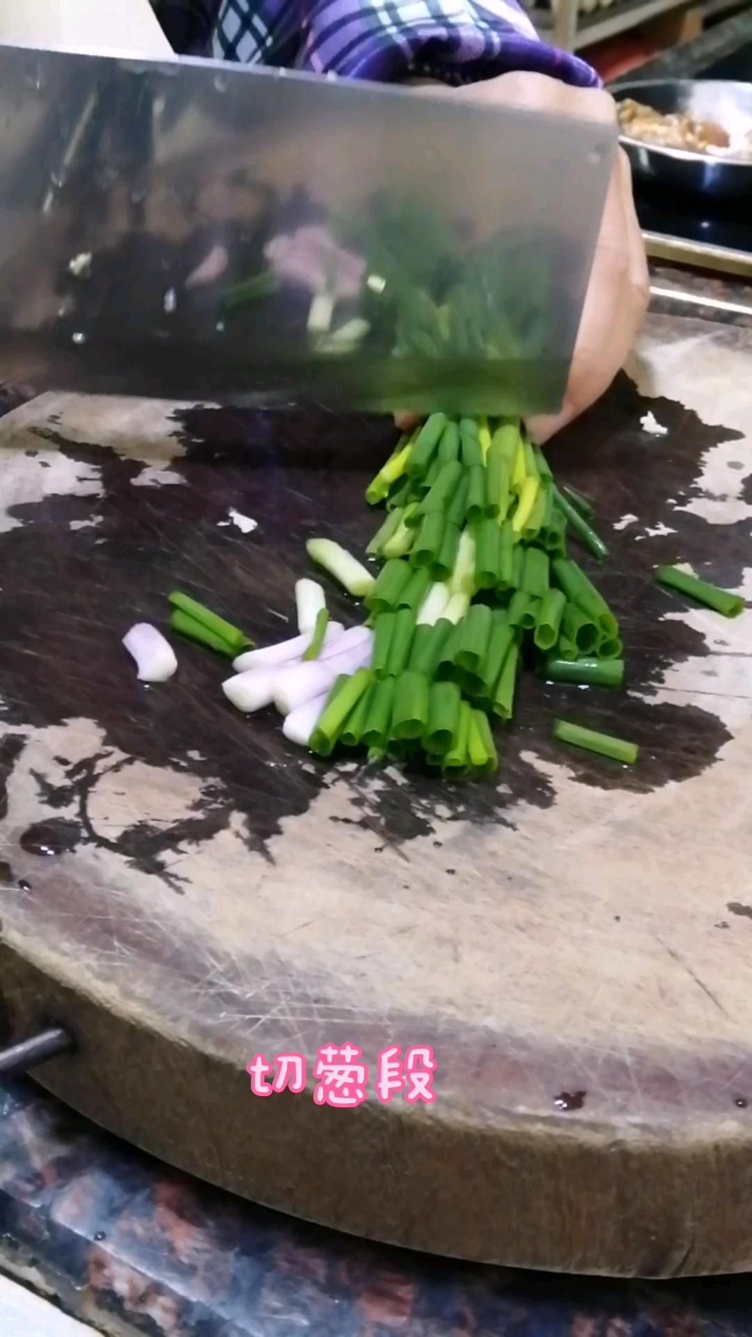 肉丁白菜燉粉條的做法-家常味燉菜譜