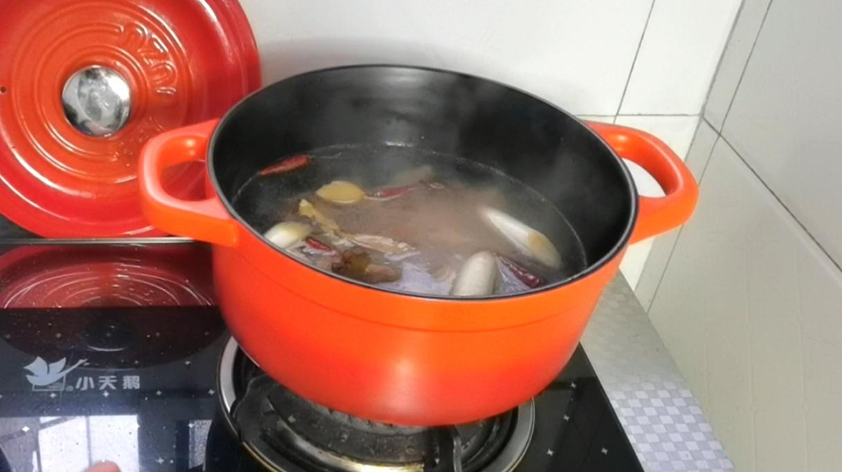 看了直流口水的紅燒牛腩燉土豆的做法-家常味燉菜譜