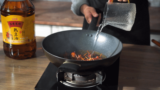 九轉(zhuǎn)大腸的做法-酸甜味燒菜譜