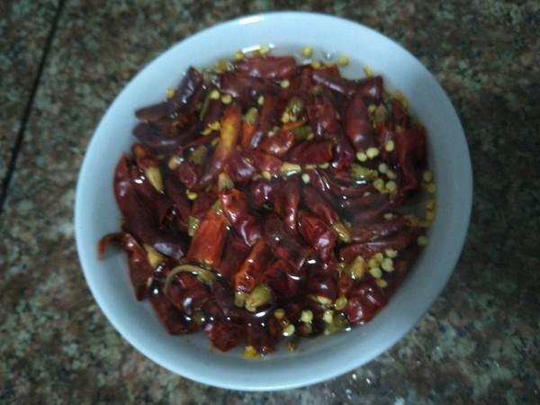 冷吃兔肉的做法-香辣味炒菜譜