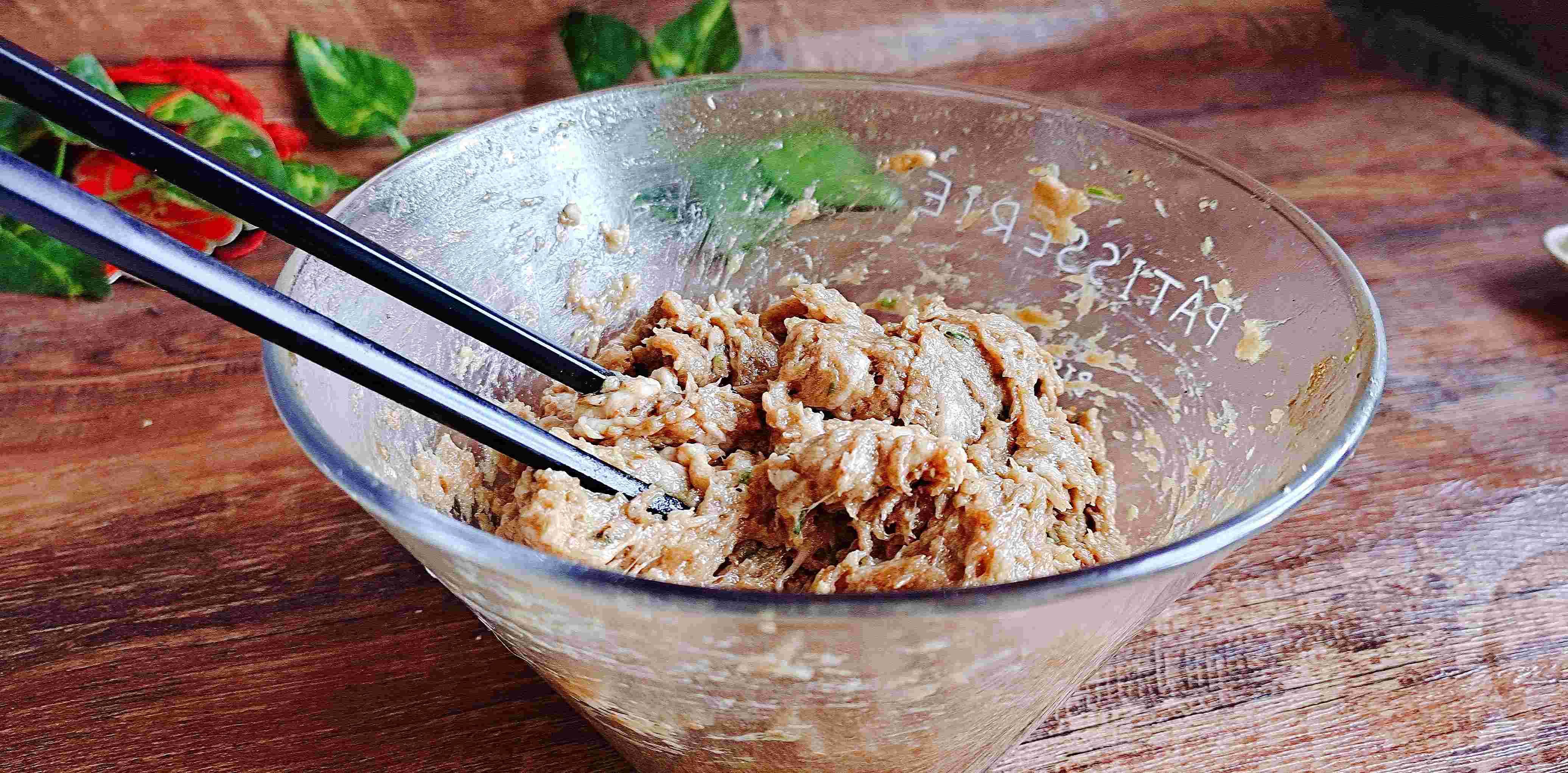 學(xué)會花樣肉圓做法，春節(jié)餐桌讓你倍有面兒~糖醋鴛鴦蛋的做法-酸甜味蒸菜譜