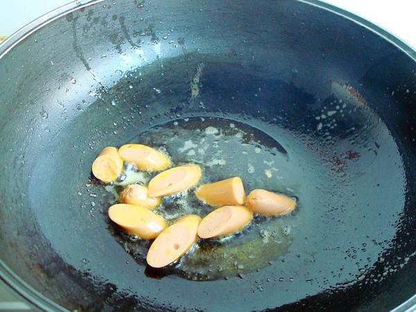 火腿荷包蛋燜面的做法-家常味燜菜譜