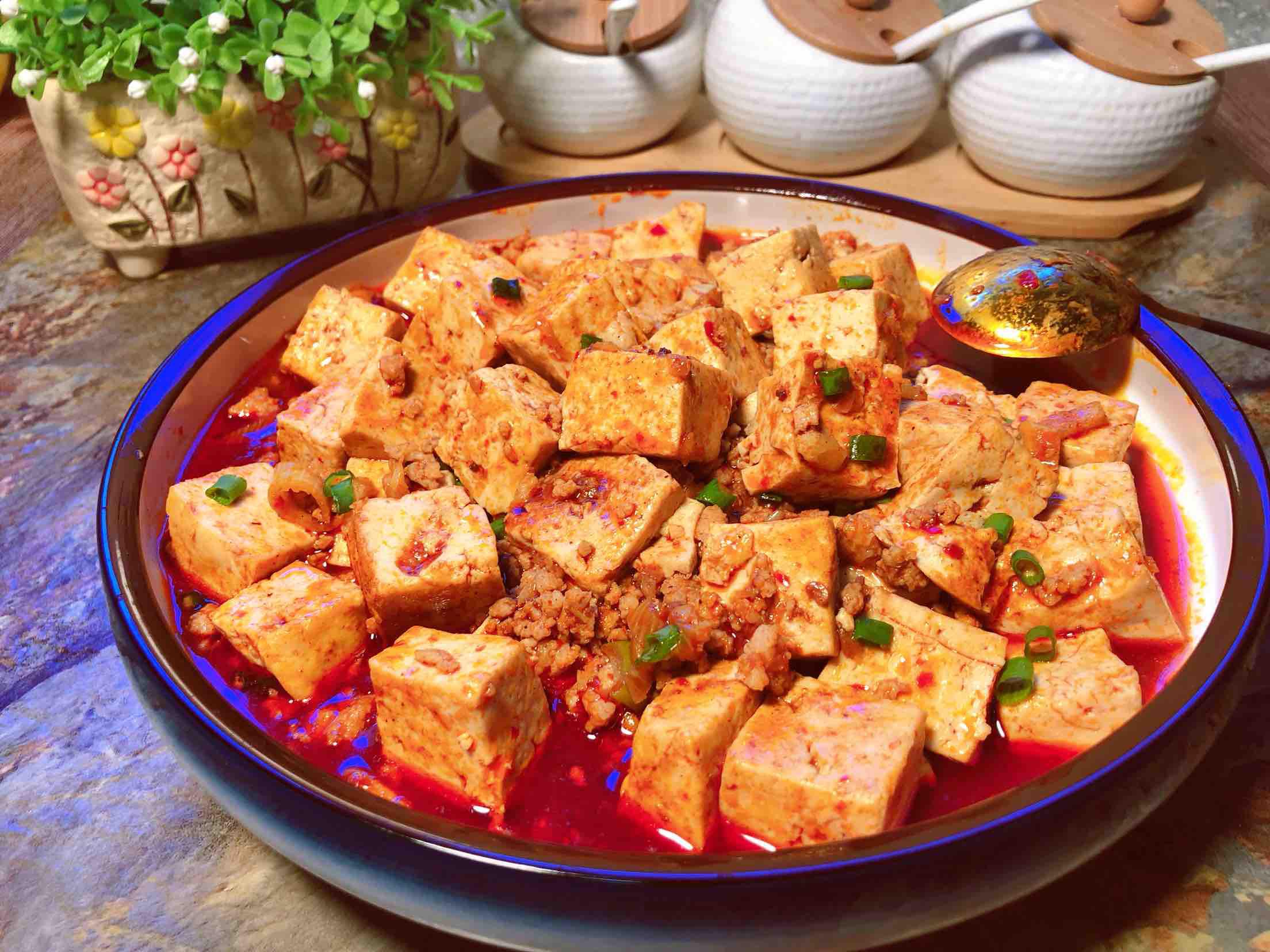 麻婆炒豆腐的做法-麻辣味炒菜譜