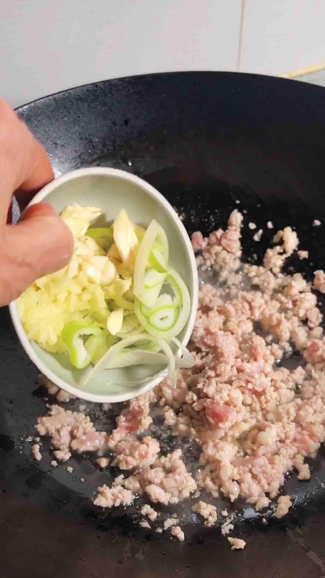 麻婆炒豆腐的做法-麻辣味炒菜譜