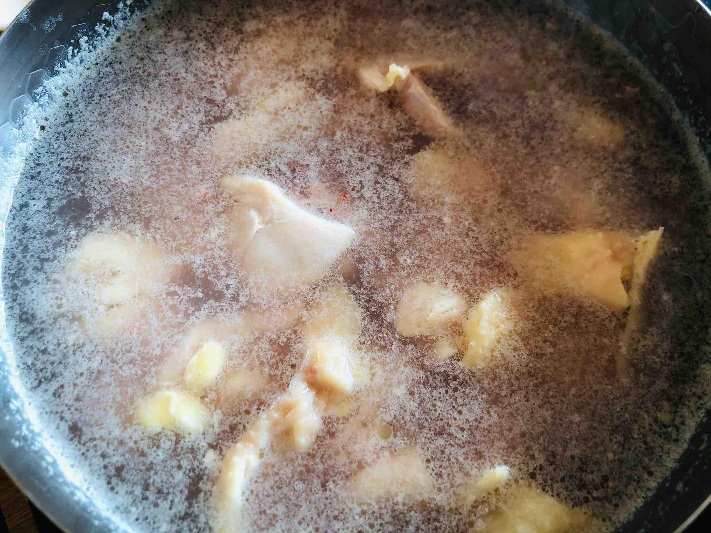 火鍋雞的家常做法，香辣過癮簡(jiǎn)單易做，配米飯?zhí)嘛埨驳淖龇?香辣味燒菜譜