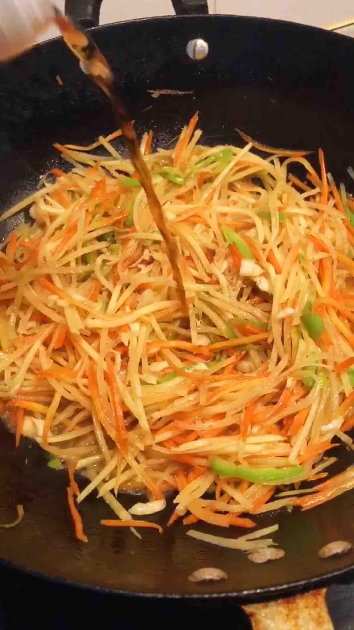 素炒三彩絲的做法-家常味炒菜譜