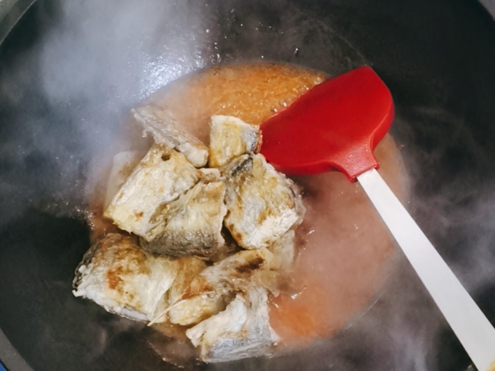 帶魚還可以做成茄汁味，保管家人都愛吃～的做法-茄汁味煎菜譜