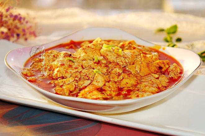 超簡單的麻辣豆腐用火鍋底料做，香辣爽口，無敵下飯菜的做法-麻辣味燉菜譜