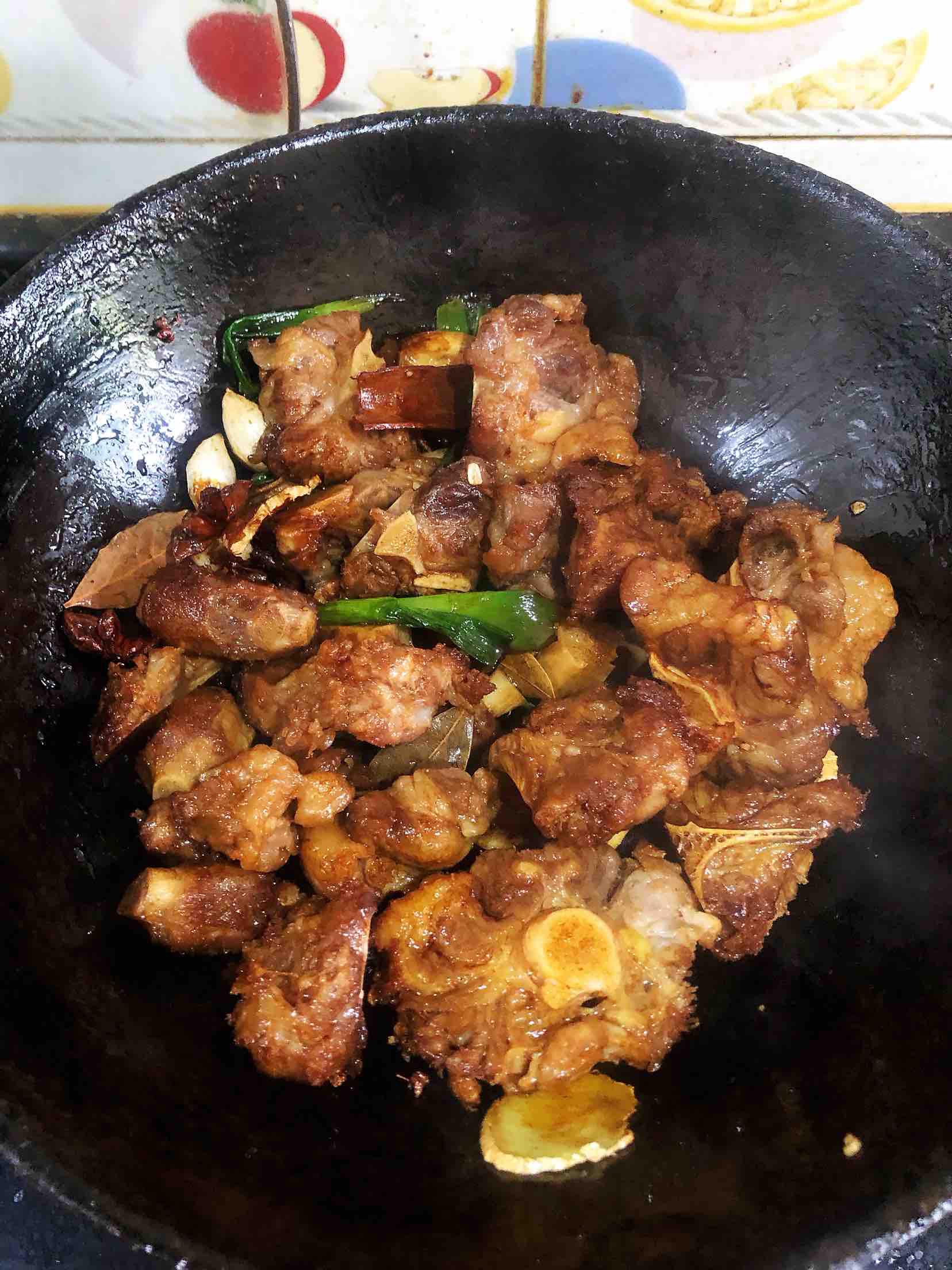 紅燒牛尾的做法-咸鮮味煮菜譜