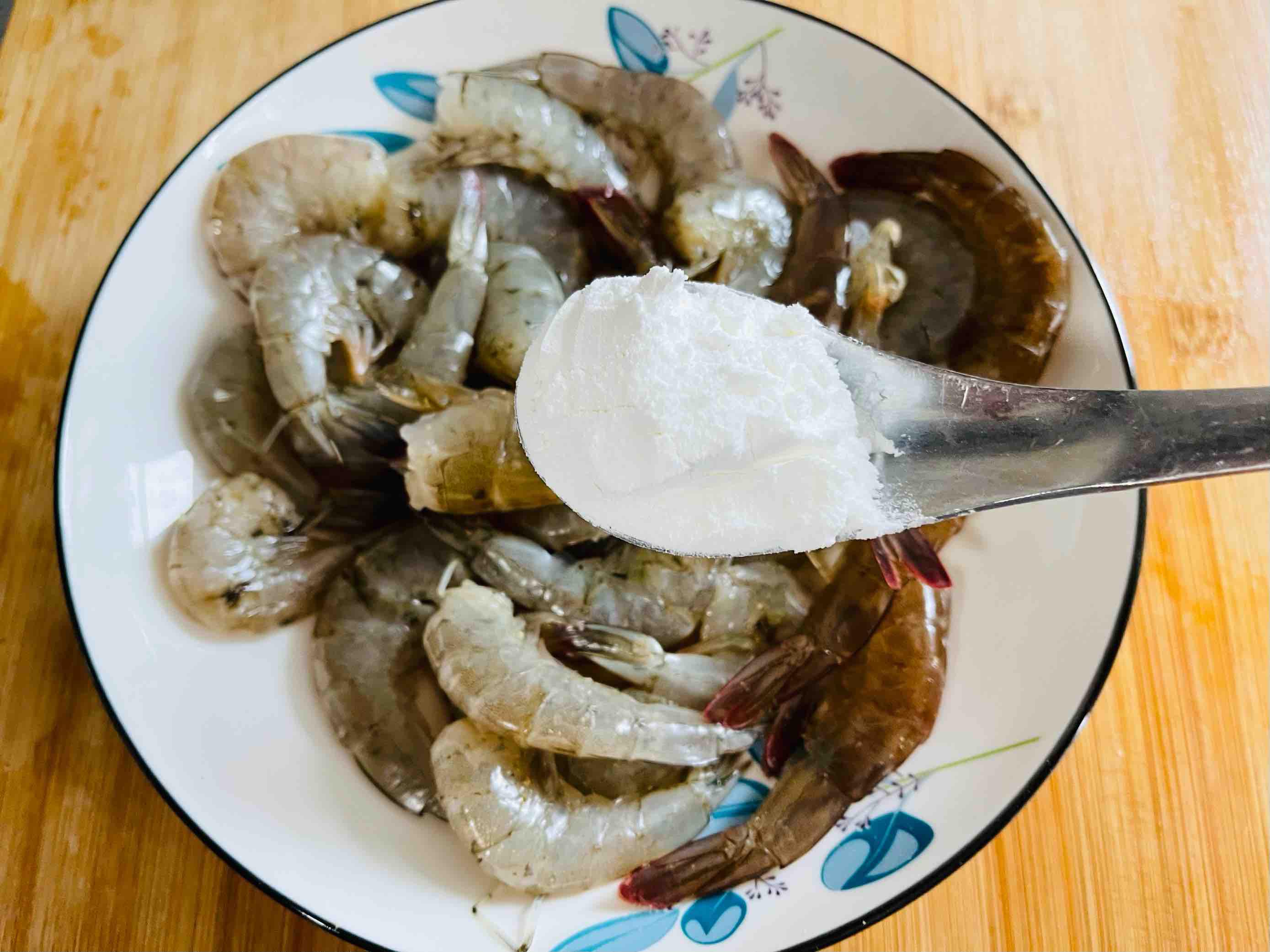 咸香酥脆的咸蛋黃脆皮蝦的做法-咸鮮味煎菜譜